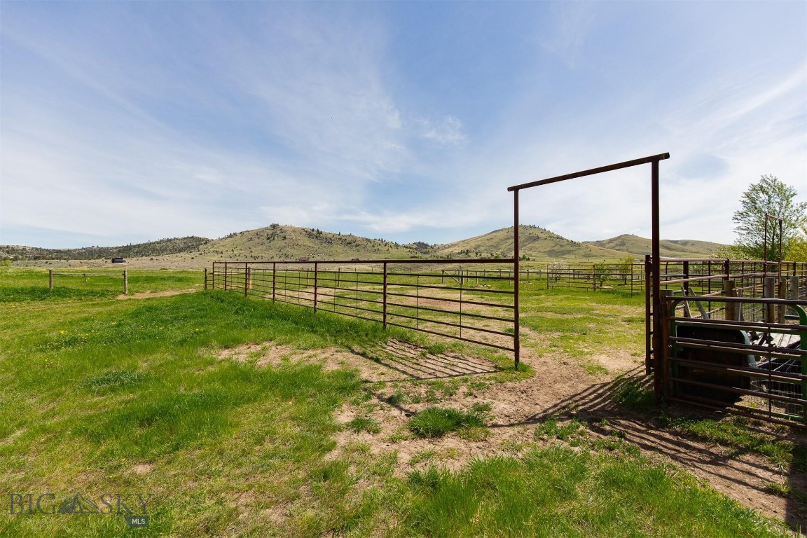 Shining Mountain West - Residential