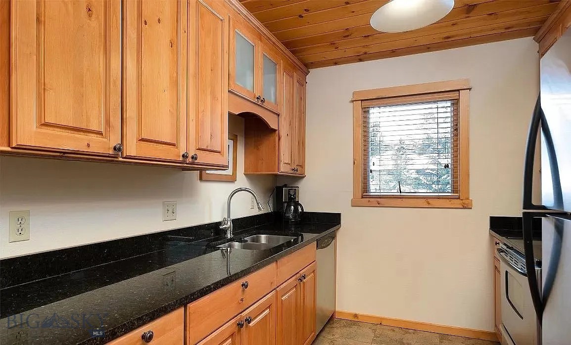 Big Sky Hidden Village Condo - Residential