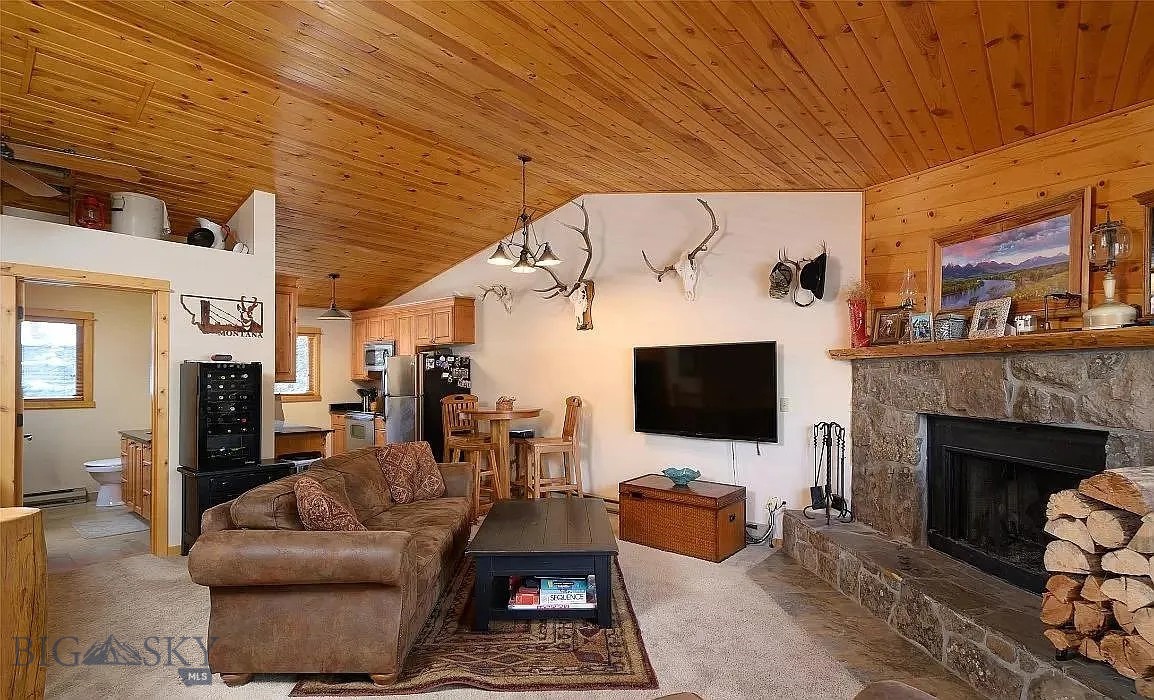 Big Sky Hidden Village Condo - Residential