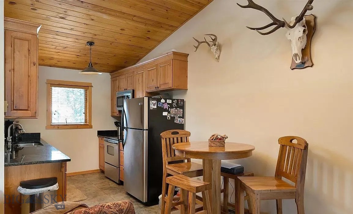 Big Sky Hidden Village Condo - Residential