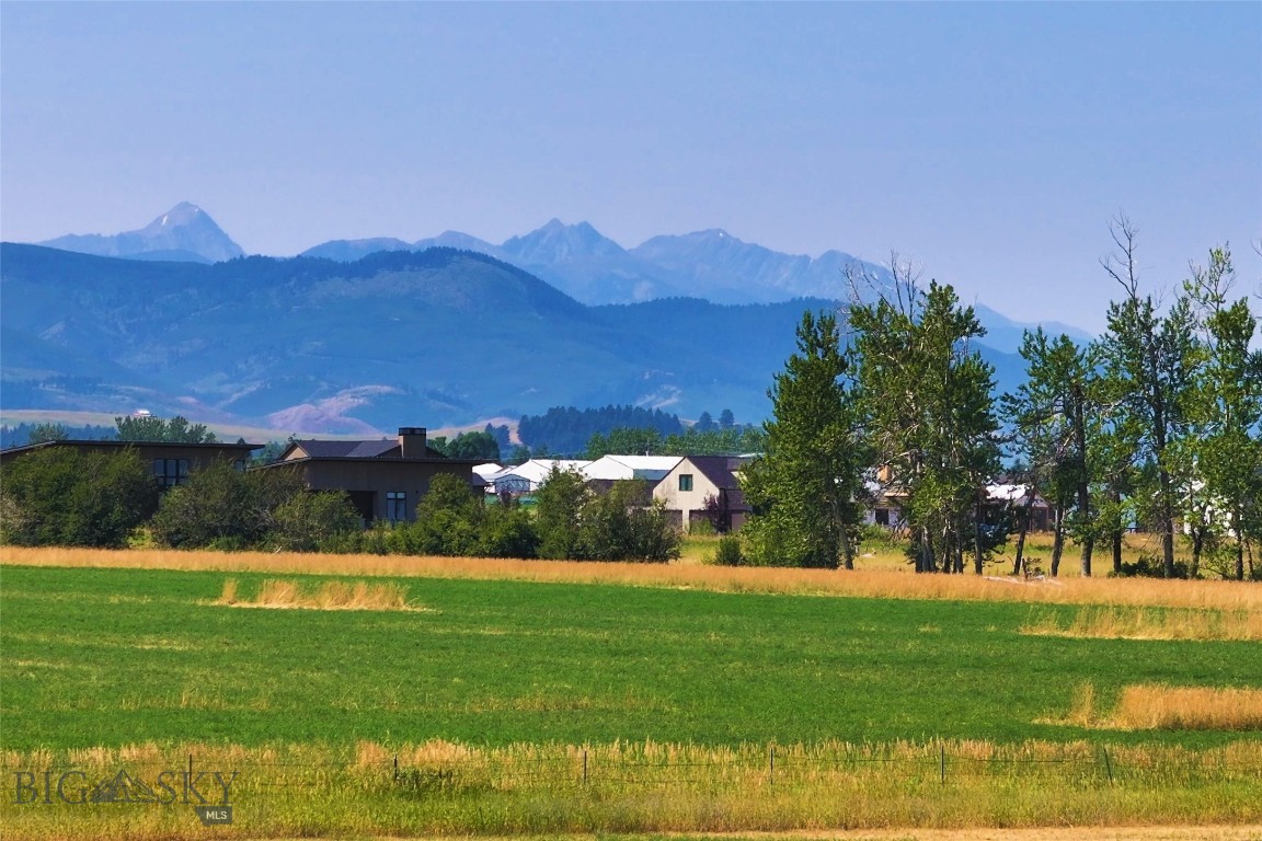 The Summits - Land
