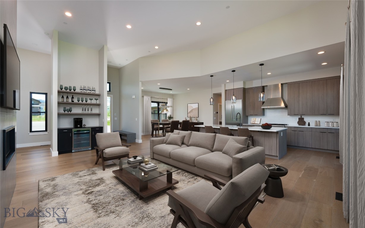 Home 40 - Residential