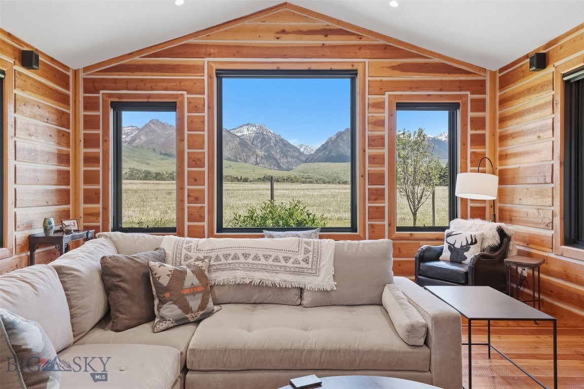 Jumping Rainbow Ranch - Residential