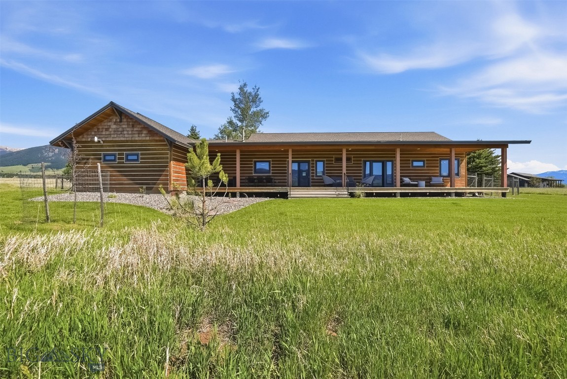 Jumping Rainbow Ranch - Residential