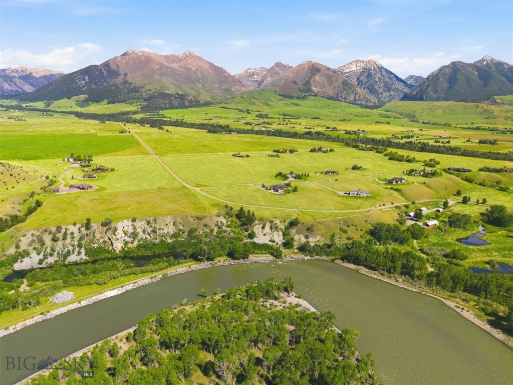 Jumping Rainbow Ranch - Residential