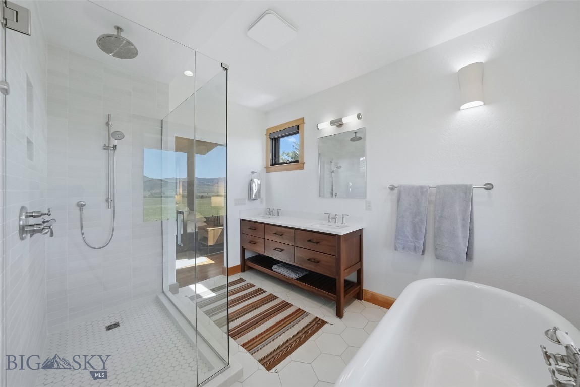 Jumping Rainbow Ranch - Residential
