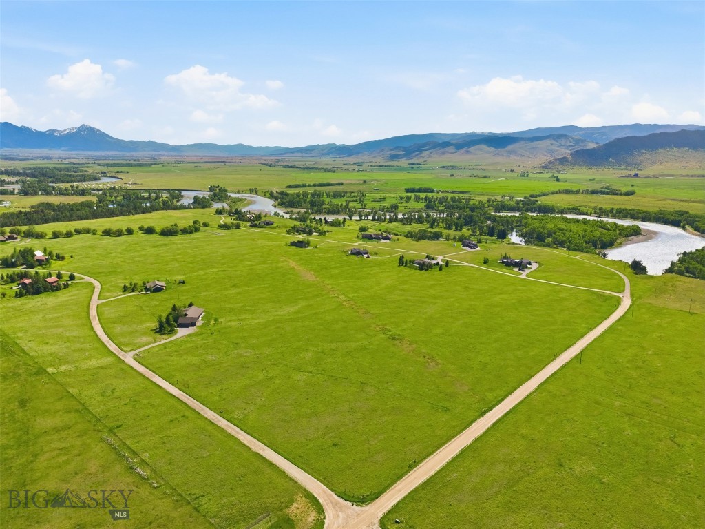 Jumping Rainbow Ranch - Residential