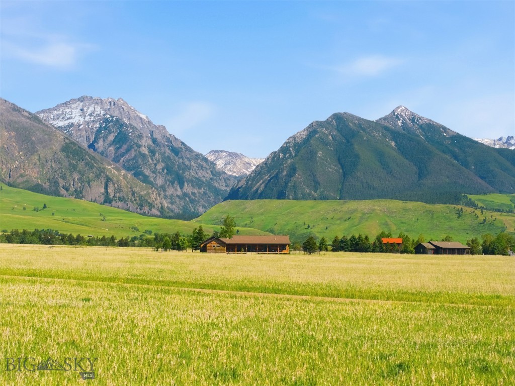 Jumping Rainbow Ranch - Residential