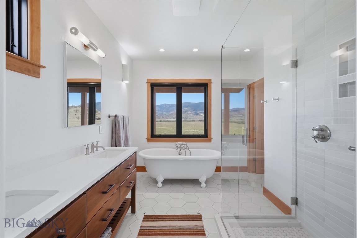Jumping Rainbow Ranch - Residential