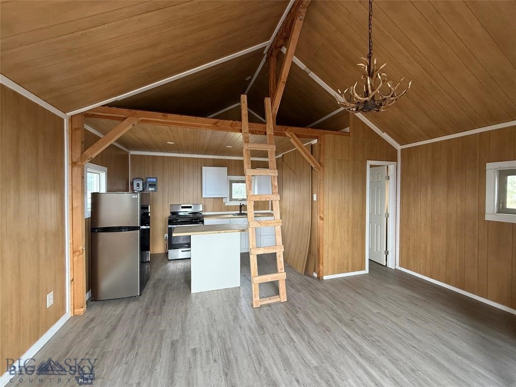 Ponderosa Pines - Residential