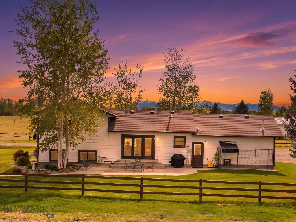 Outlaw Country - Residential