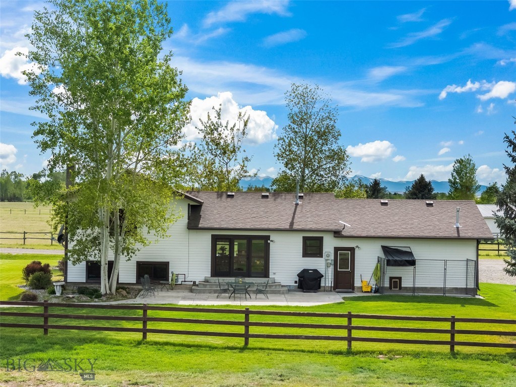 Outlaw Country - Residential