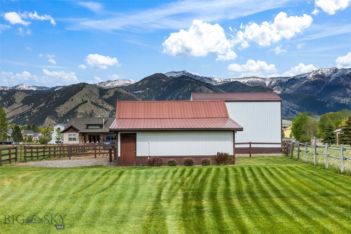 Outlaw Country - Residential