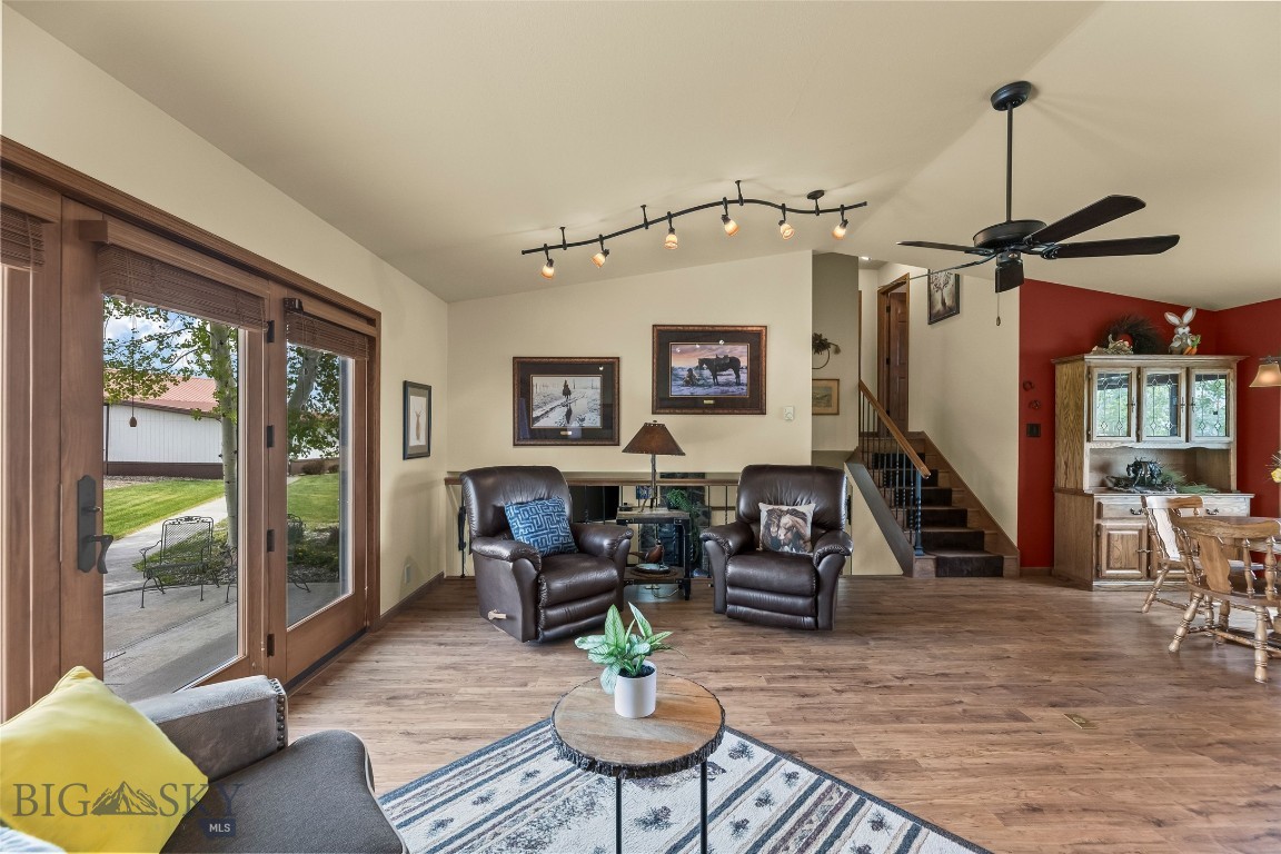 Outlaw Country - Residential