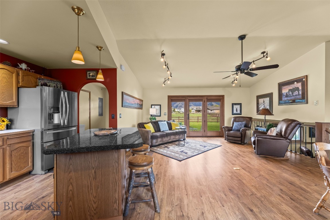 Outlaw Country - Residential