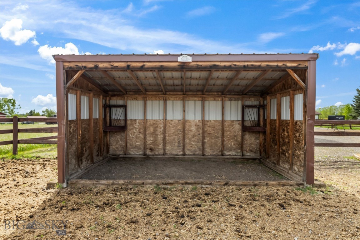 Outlaw Country - Residential