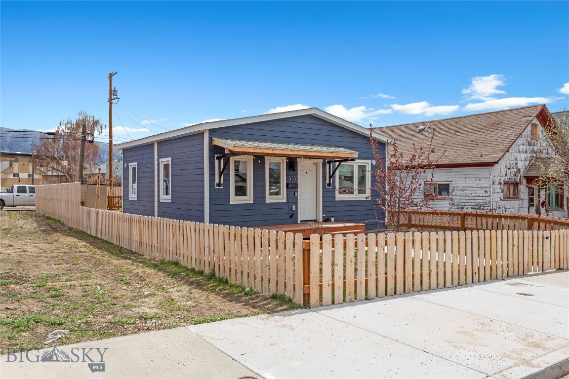 This one bedroom, one bathroom home has barely been lived in as it was newly constructed in 2021, only five years ago. It has been well taken care of, and is move in ready. The thoughtful layout for a smaller home makes it functional and comfortable at the same time. The large, fenced in yard is ideal for your pets. The back yard has alley access, and is complete with beautiful, maintenance free landscaping that is set up for grilling and entertaining on the soon to come summer nights. This home is an affordable opportunity for an investor at any rental length desired – short, mid, or long term. Or, it could be a cozy starter home for the buyer that wants to move in immediately. And, the furniture is negotiable!