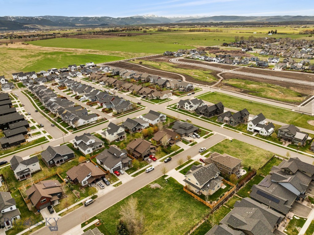 Southbridge - Land