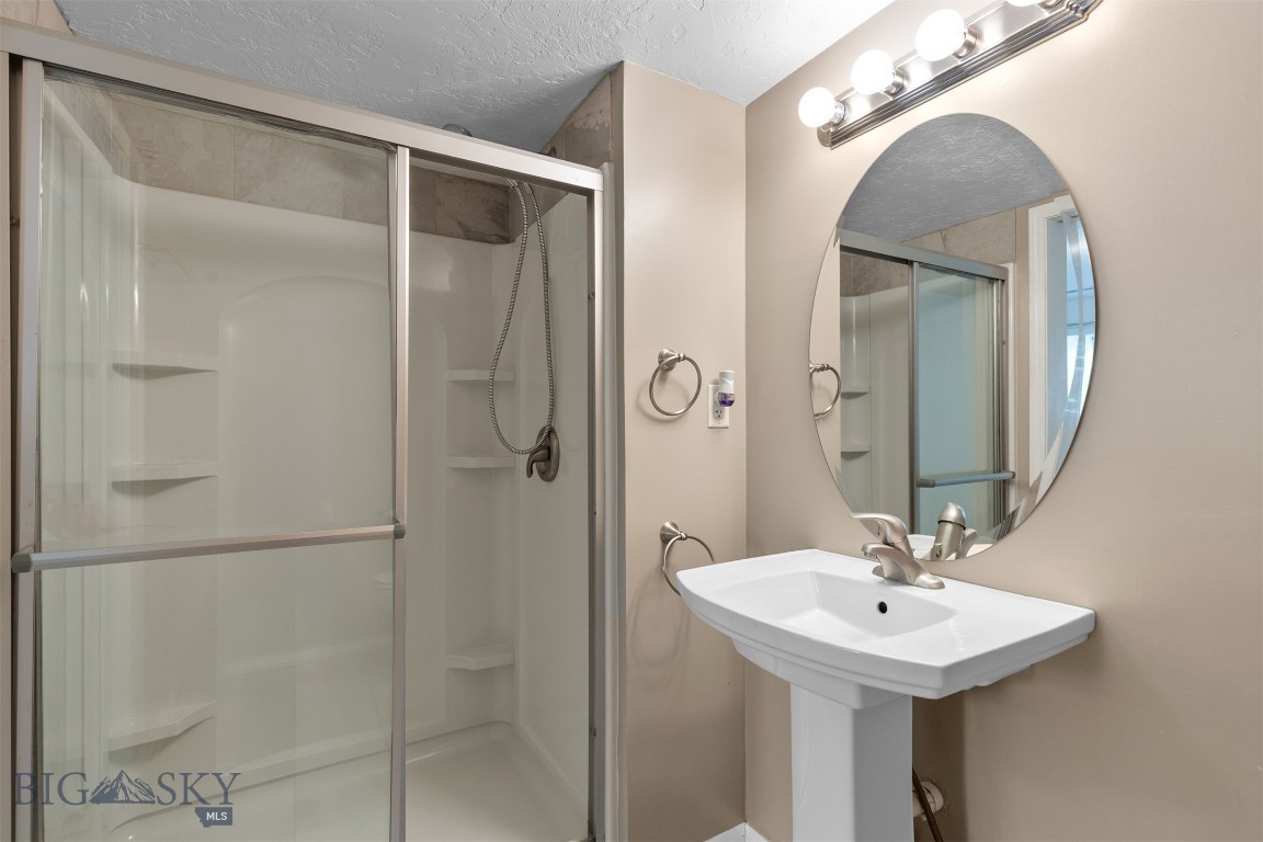 New Hyalite View - Residential