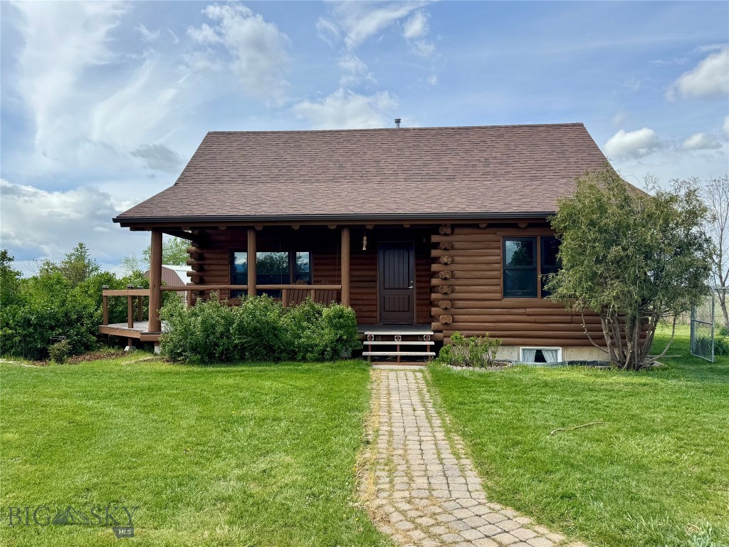 Beautiful location log home just west of Belgrade Montana.  2.5 acre yard with main yard fencing, a large detached garage, greenhouse and amazing views.  3 level home has main floor master bedroom and wonderful flexible loft room.