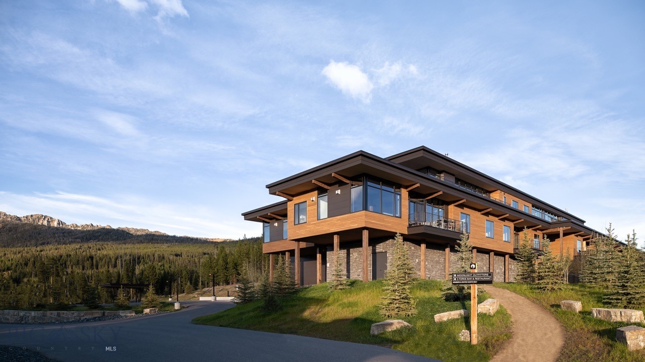 LakeLodge Residences - Residential