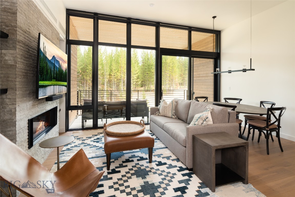 LakeLodge Residences - Residential