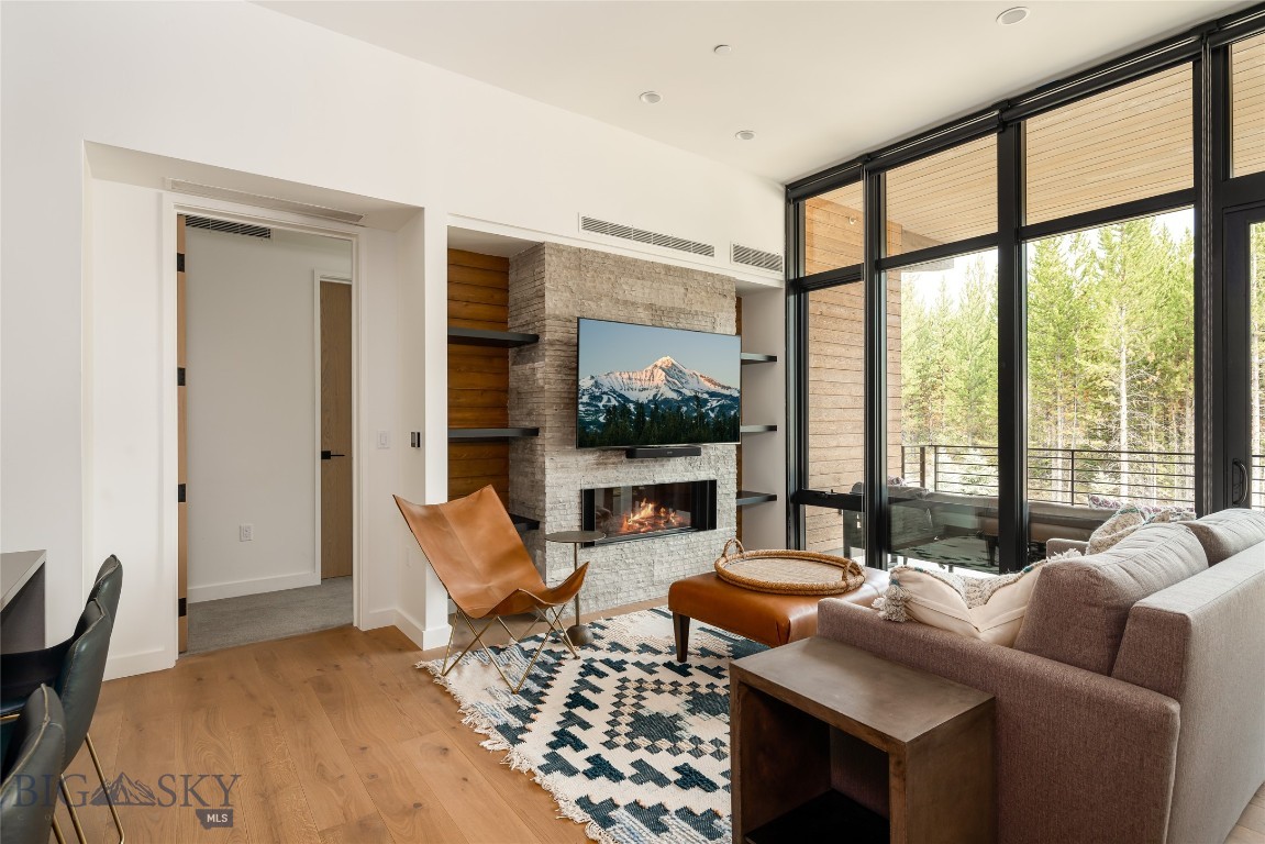 LakeLodge Residences - Residential