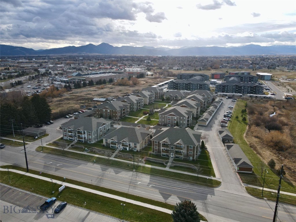 Baxter Springs Condo - Residential