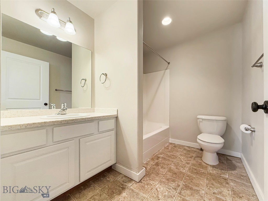 Baxter Springs Condo - Residential