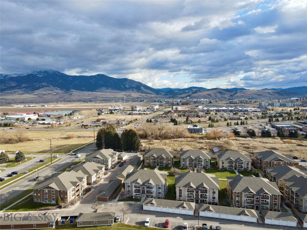 Baxter Springs Condo - Residential