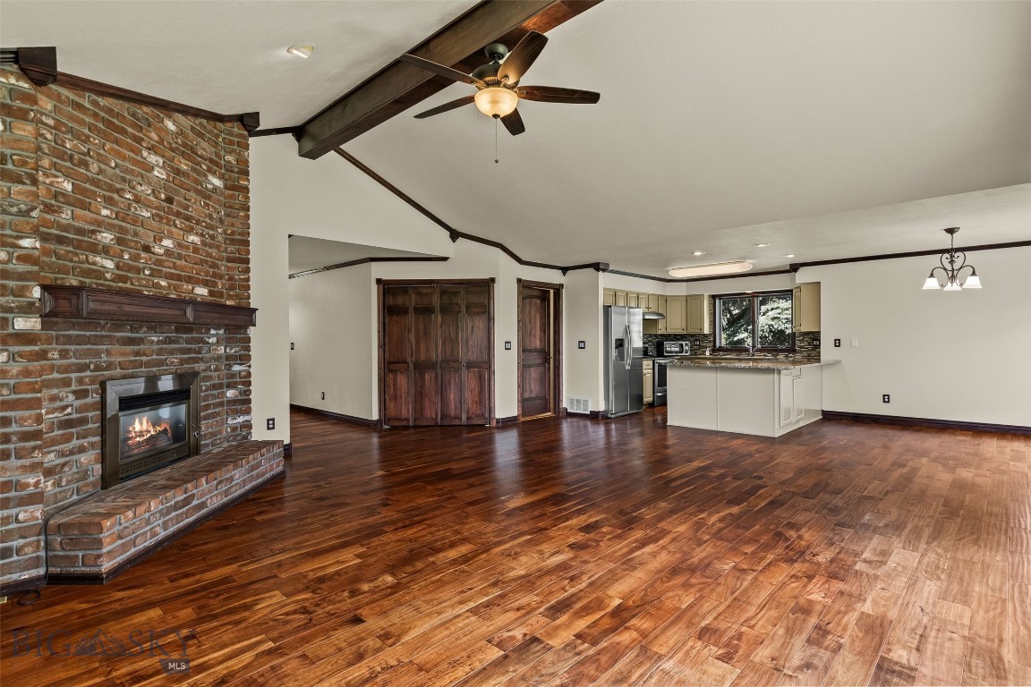 Highwood Est condo - Residential