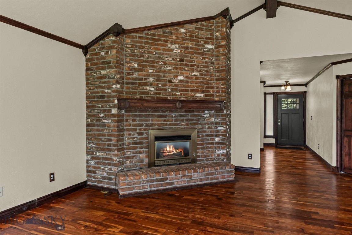 Highwood Est condo - Residential