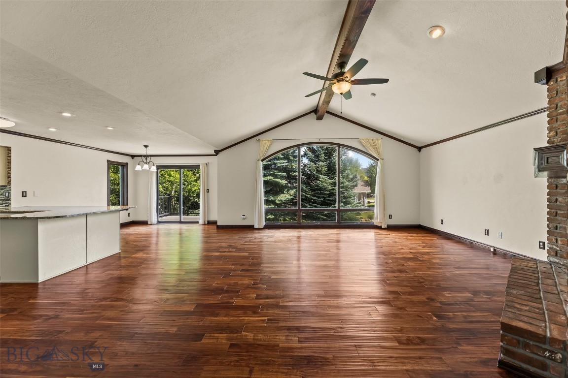 Highwood Est condo - Residential