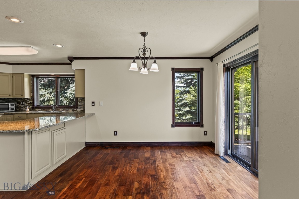 Highwood Est condo - Residential
