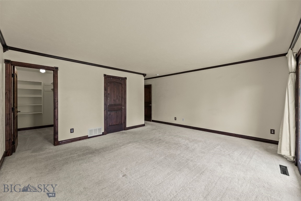 Highwood Est condo - Residential