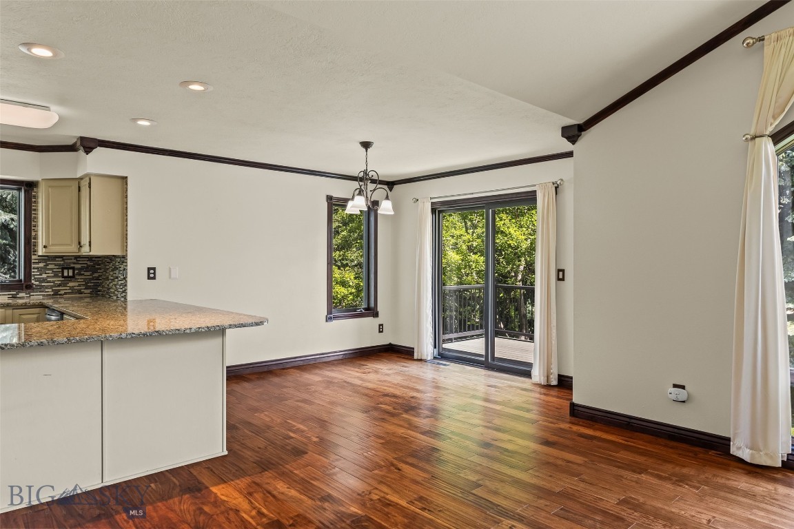 Highwood Est condo - Residential