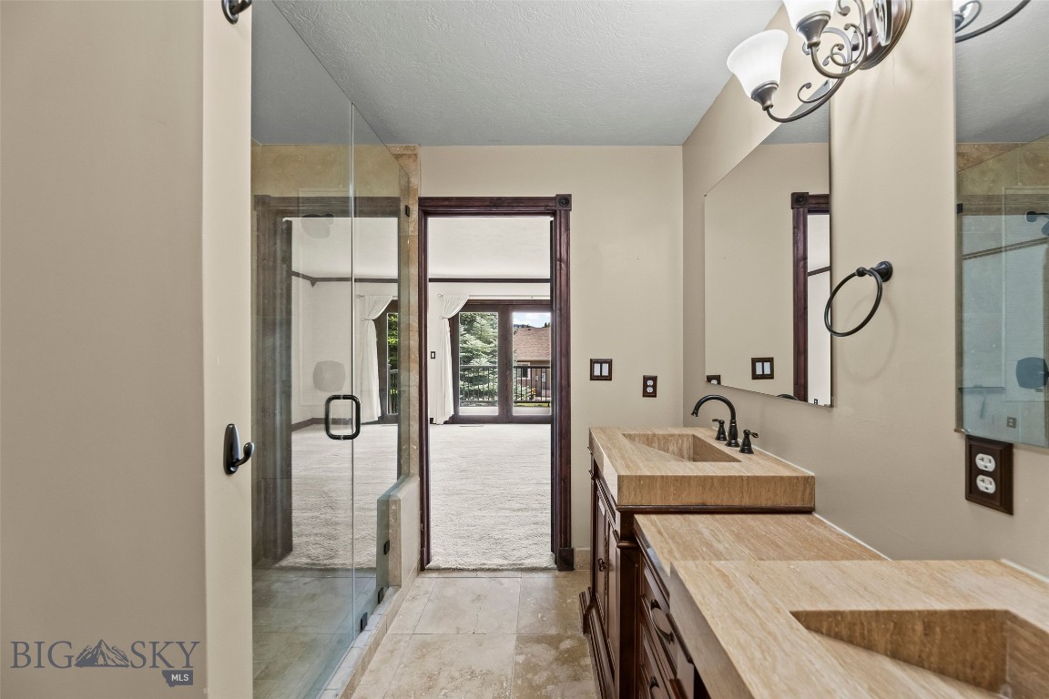 Highwood Est condo - Residential