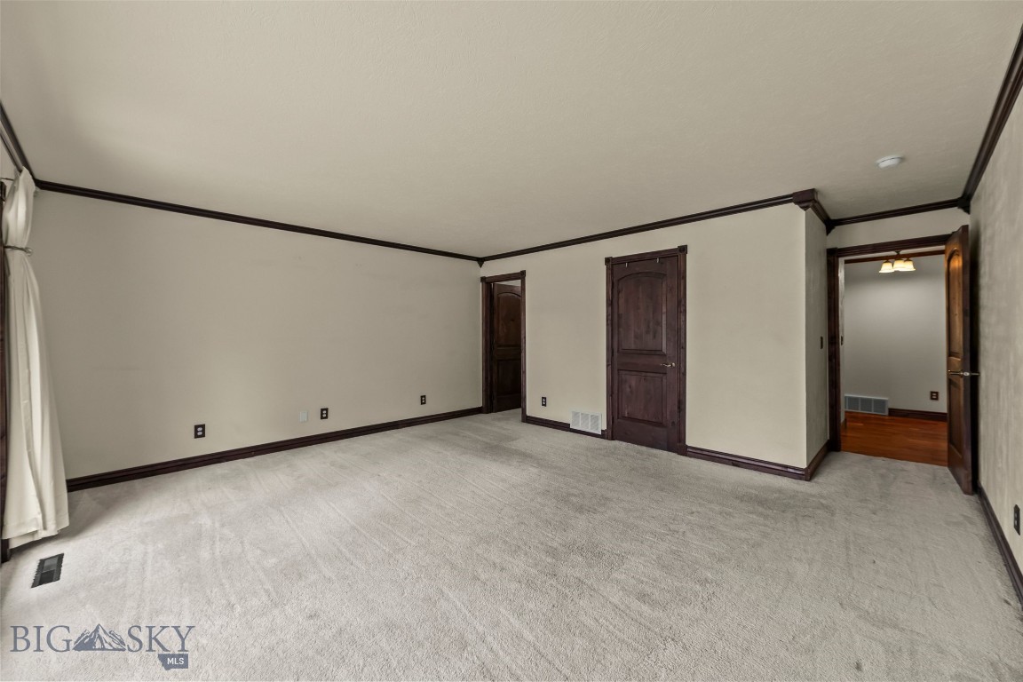Highwood Est condo - Residential