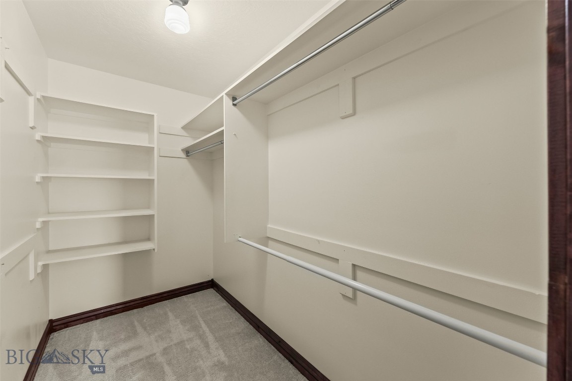 Highwood Est condo - Residential
