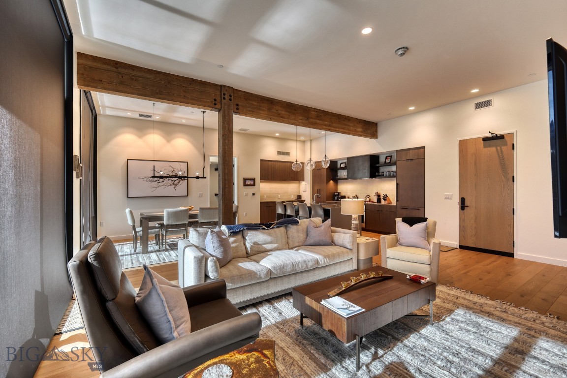 LakeLodge Residences - Residential