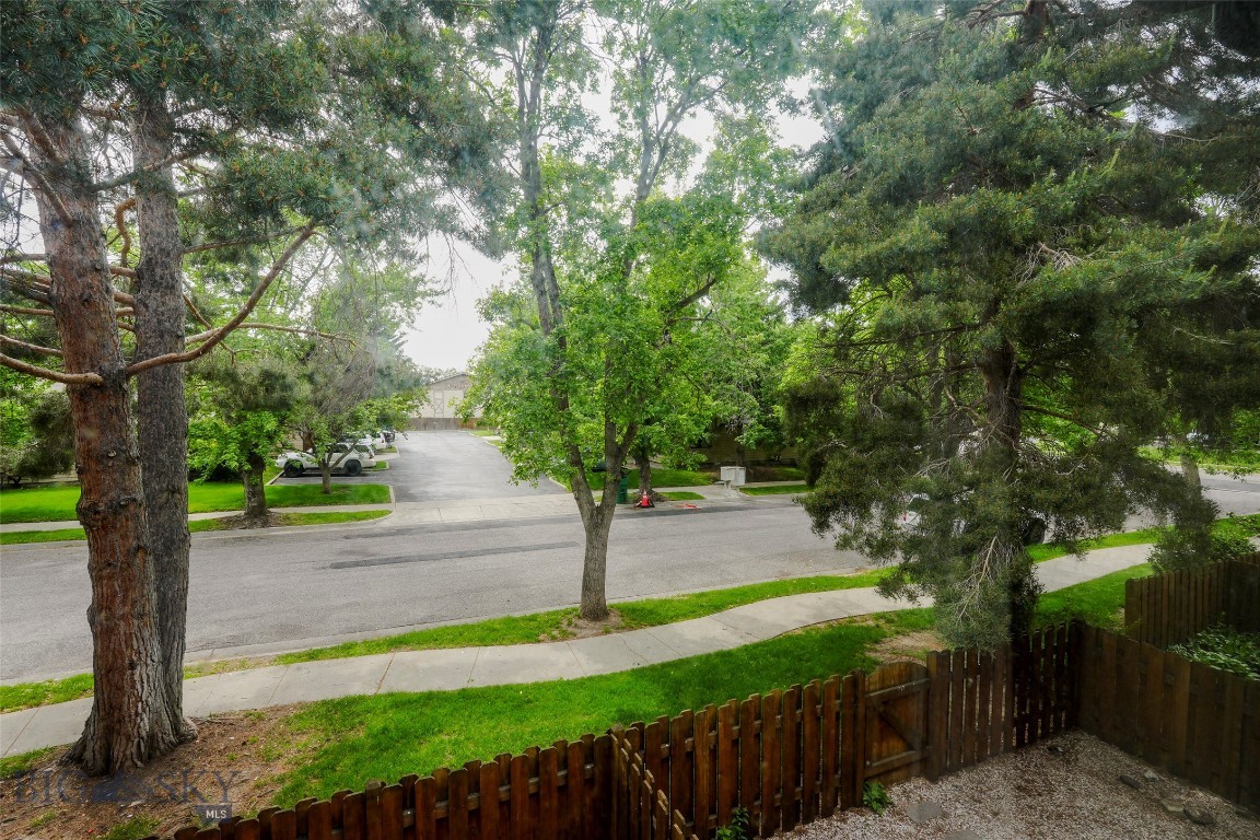 Cedarwinds Condo - Residential