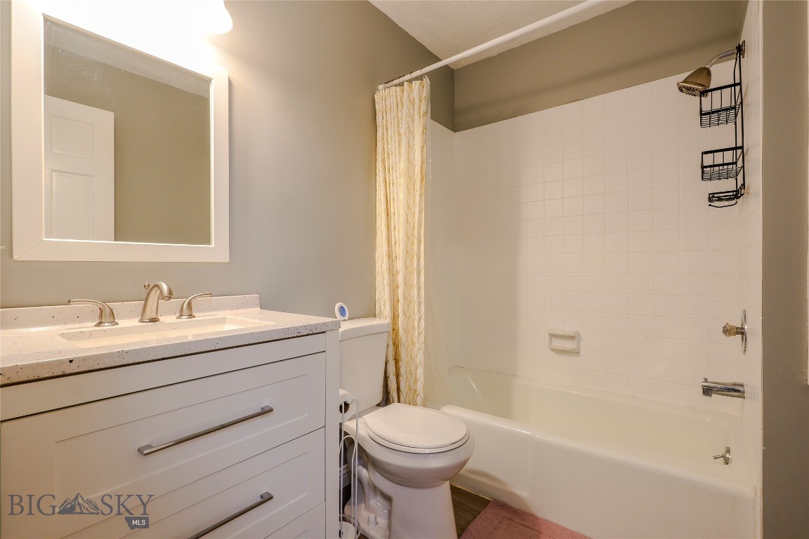 Cedarwinds Condo - Residential