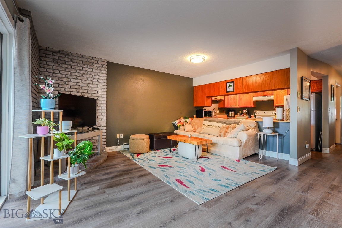 Cedarwinds Condo - Residential