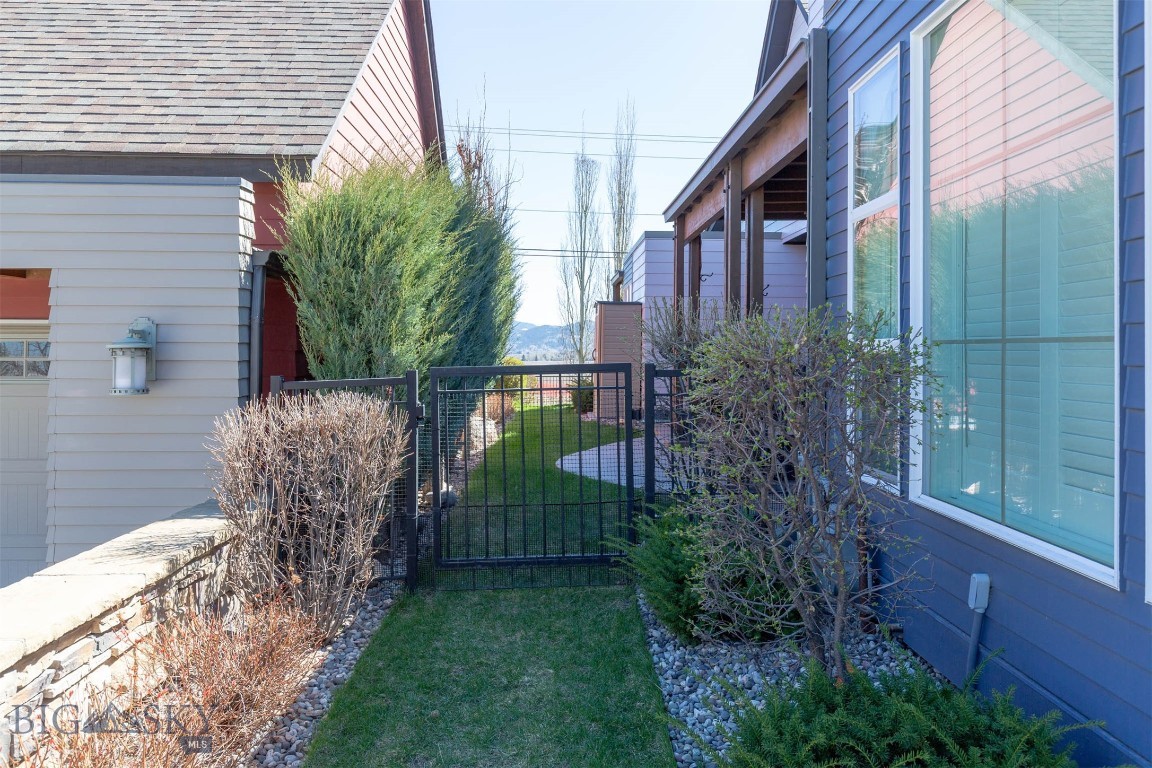 The Knolls at Hillcrest - Residential
