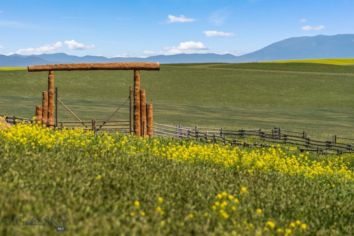 Hilltop Vista - Residential