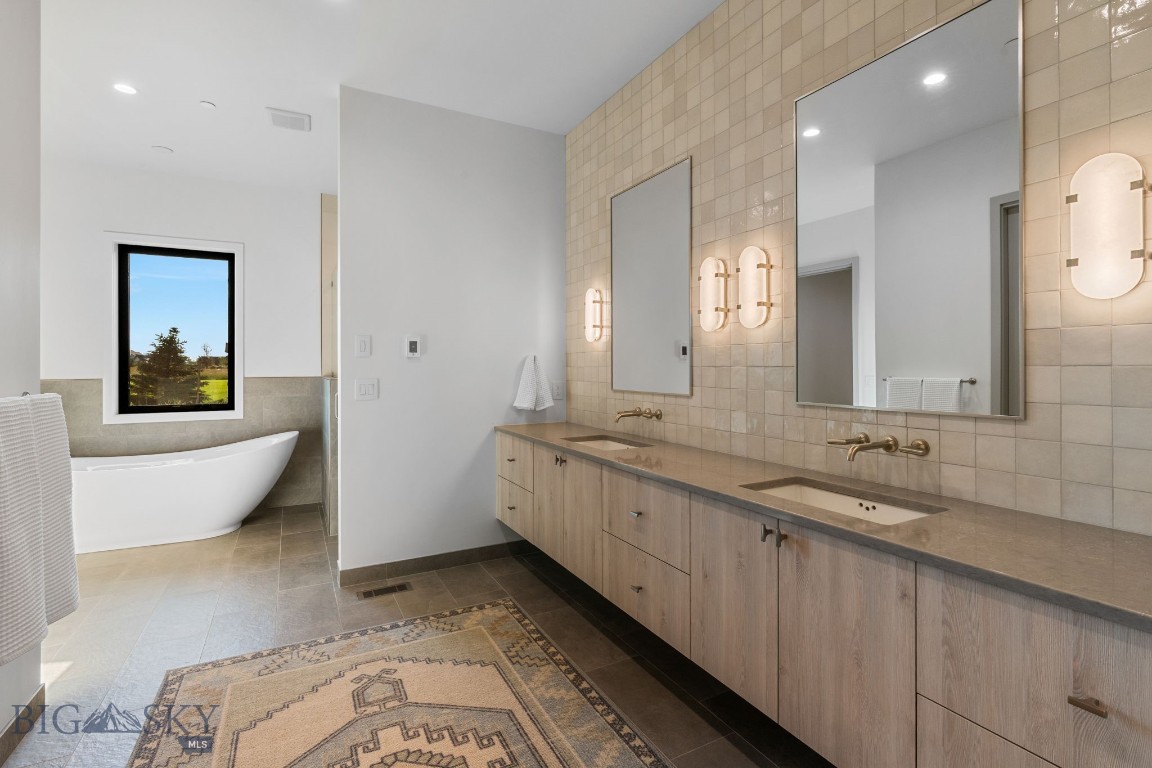 Home 40 - Residential
