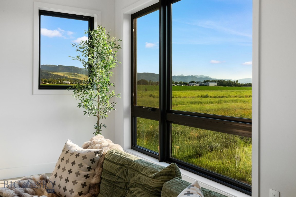 Home 40 - Residential