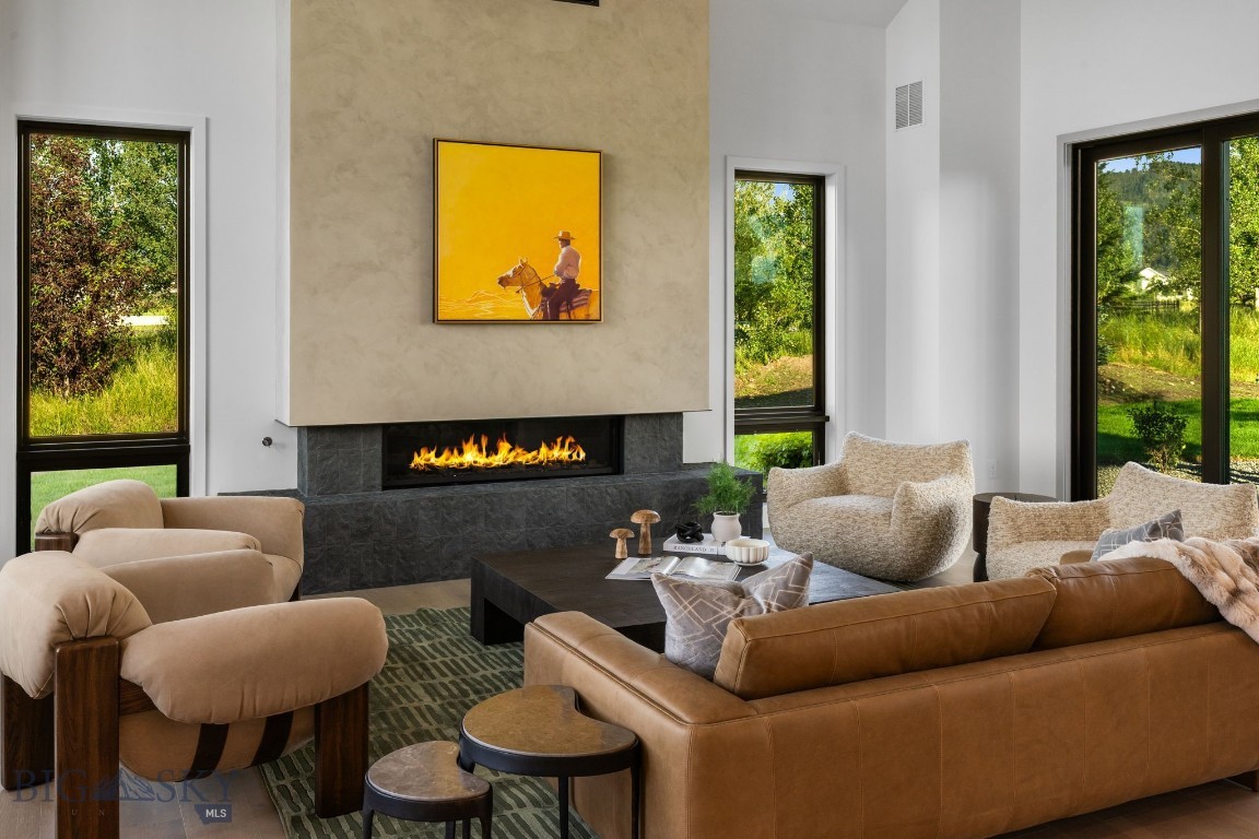Home 40 - Residential