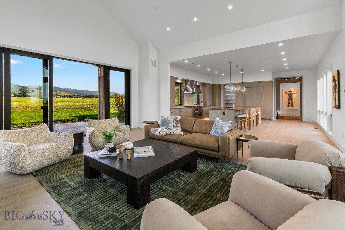 Home 40 - Residential