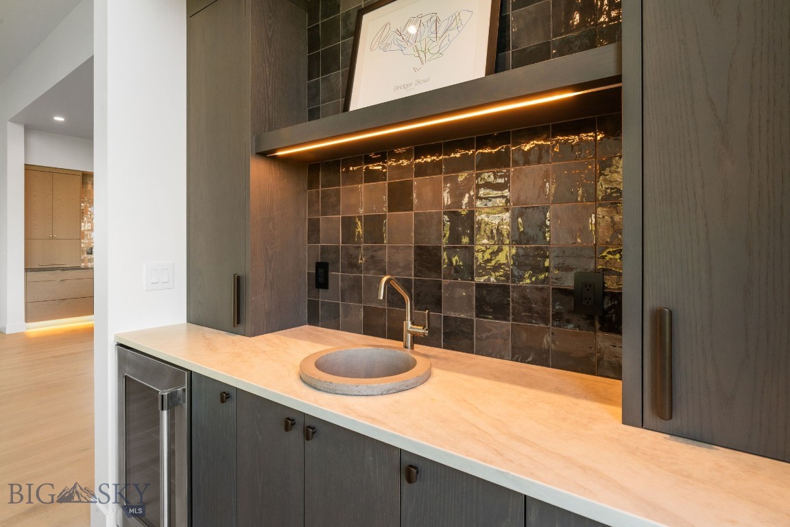 Home 40 - Residential